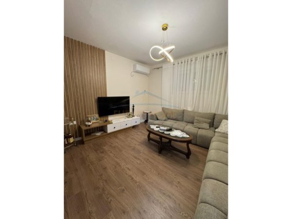 Tirane, jepet me qera apartament 2 Katshe Kati 0, 210 m² 1.100 € 