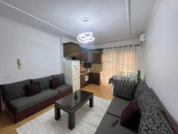 Tirane, jepet me qera apartament 2+1 Kati 5, 72 m² 470 € 