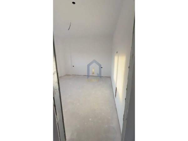 Tirane, shitet apartament 1+1+Ballkon Kati 3, 80 m² 125.000 € (Farke)