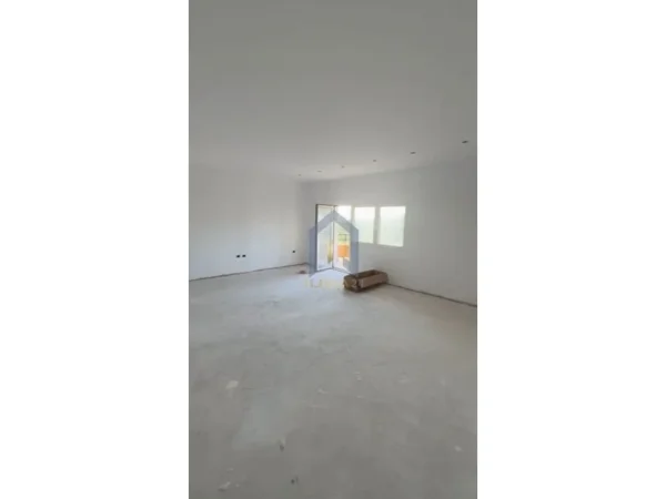Tirane, shitet apartament 1+1+Ballkon Kati 3, 80 m² 125.000 € (Farke)