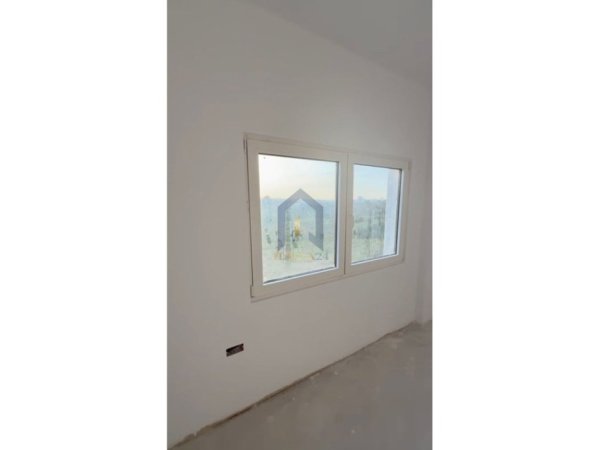Tirane, shitet apartament 1+1+Ballkon Kati 3, 80 m² 125.000 € (Farke)