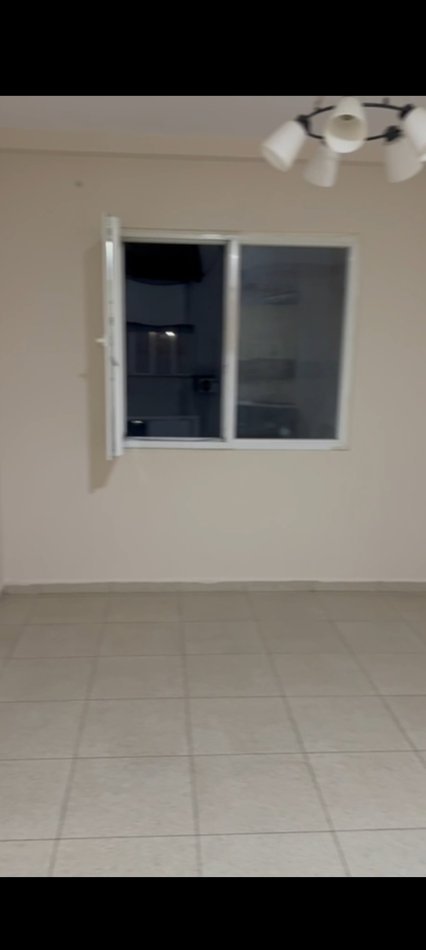 Tirane, jepet me qera ambjent biznesi Kati 1, 65 m² 450 € (Pranë Oxhakut, Tiranë)
