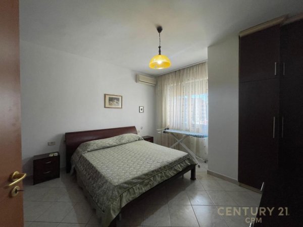 Tirane, jepet me qera apartament 2+1+Ballkon Kati 4, 103 m² 750 € (pazari i ri)