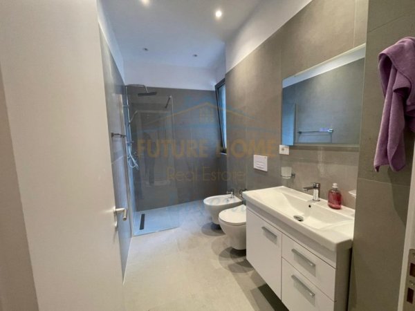 Tirane, jepet me qera apartament 3+1 Kati 1, 155 m² 2.100 € 