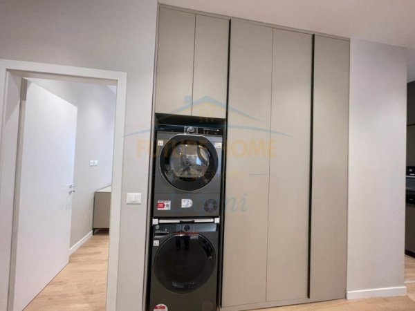 Tirane, jepet me qera apartament 3+1 Kati 1, 155 m² 2.100 € 