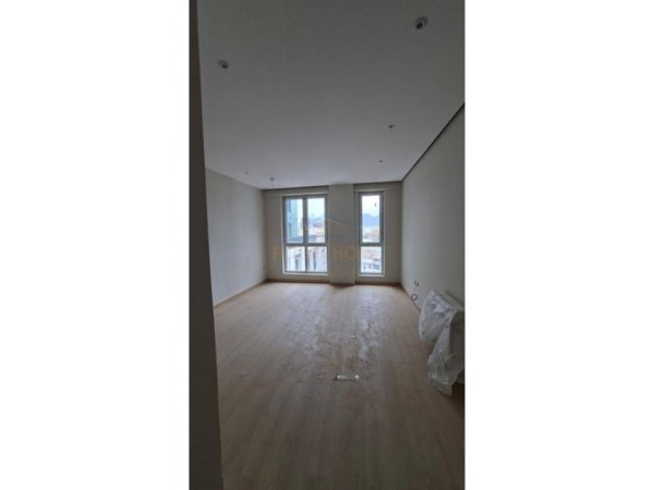 Tirane, jepet me qera ambjent biznesi Kati 6, 67 m² 850 € 
