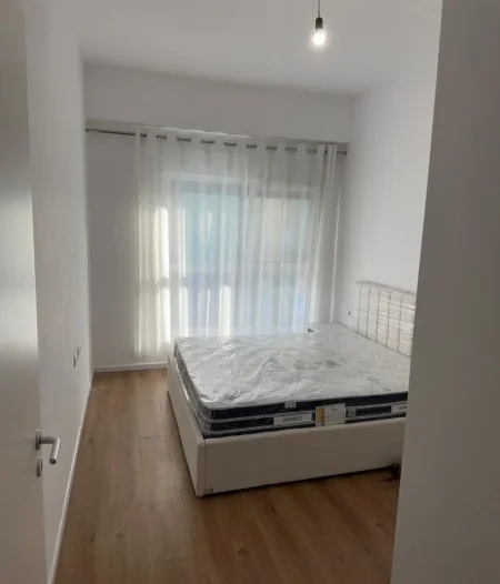 Tirane, jepet me qera apartament 1+1+Ballkon Kati 2, 65 m² 450 € (Kompleksi Kaimi)