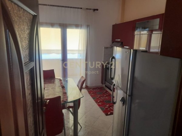 Tirane, jepet me qera apartament 3+1+Ballkon Kati 2, 120 m² 450 € (shkoze)