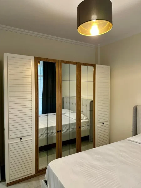 Tirane, jepet me qera apartament 1+1 Kati 1, 