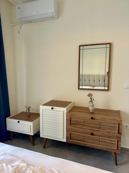 Tirane, jepet me qera apartament 1+1 Kati 1, 