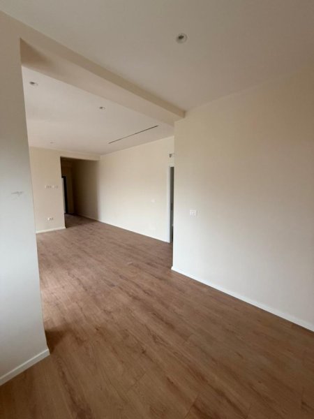Tirane, shitet apartament 1+1+Ballkon Kati 2, 76 m² 124.750 € (Ali Demi)