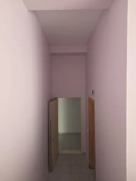 Tirane, jepet me qera apartament 2+1 Kati 1, 500 € 