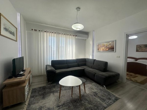 Tirane, jepet me qera apartament 2+1 , 92 m² 700 € (RRUGA DRITAN HOXHA)