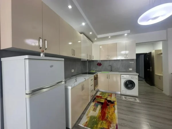 Tirane, jepet me qera apartament 2+1 , 92 m² 700 € (RRUGA DRITAN HOXHA)