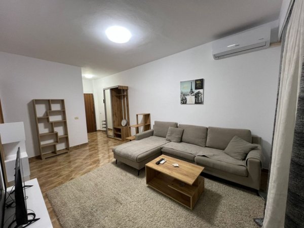 Tirane, jepet me qera apartament 1+1+Ballkon Kati 6, 60 m² 650 € (prane Postes Shqipetare)