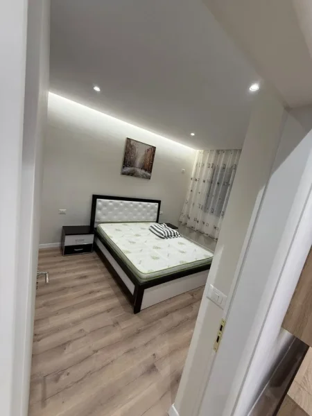 Tirane, jepet me qera apartament 1+1+Ballkon Kati 4, 76 m² 550 € (Astir)