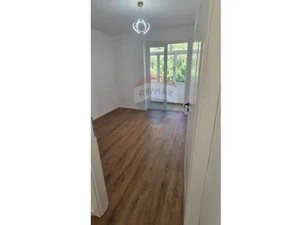 Tirane, shitet apartament 1+1 Kati 3, 42 m² 135.000 € (Myslym Shyr)
