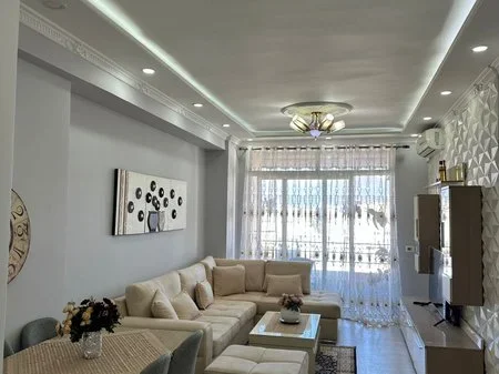 Tirane, jepet me qera apartament 2+1+Ballkon Kati 5, 97 m² 550 € (astir)