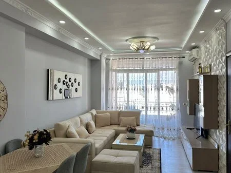 Tirane, jepet me qera apartament 2+1+Ballkon Kati 5, 97 m² 550 € (astir)