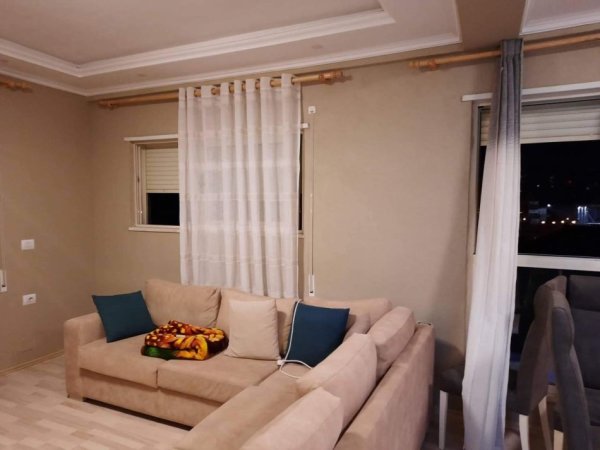 Tirane, jepet me qera apartament 1+1+Ballkon Kati 2, 67 m² 450 € (Rruga Idriz Dollaku, Ali Demi, Tiranë)