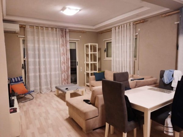 Tirane, jepet me qera apartament 1+1+Ballkon Kati 2, 67 m² 450 € (Rruga Idriz Dollaku, Ali Demi, Tiranë)