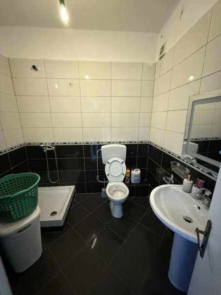 Tirane, jepet me qera apartament 2+1+Ballkon , 103 m² 620 € (Astir, Kompleksi Fratari)