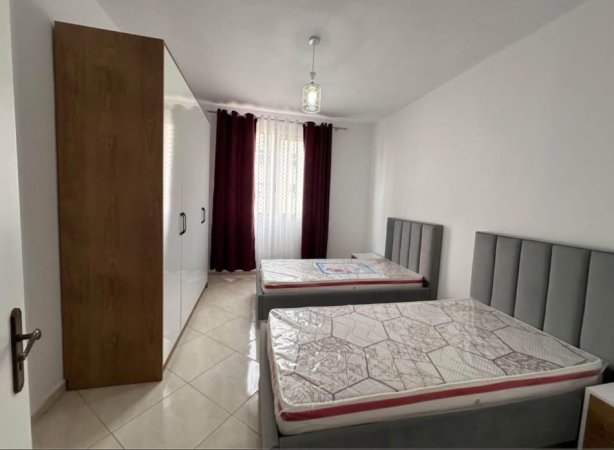 Tirane, jepet me qera apartament 2+1+Ballkon , 103 m² 620 € (Astir, Kompleksi Fratari)