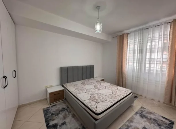 Tirane, jepet me qera apartament 2+1+Ballkon , 103 m² 620 € (Astir, Kompleksi Fratari)