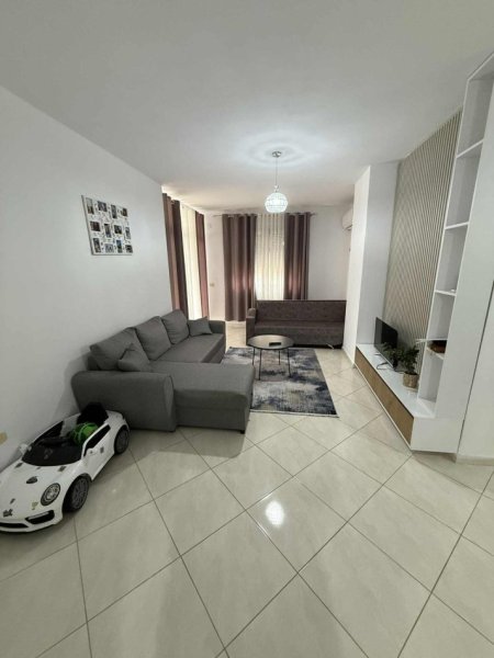 Tirane, jepet me qera apartament 2+1+Ballkon , 103 m² 620 € (Astir, Kompleksi Fratari)