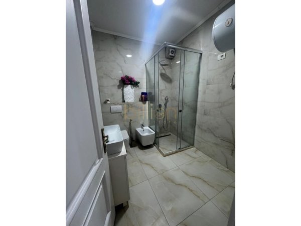 jepet me qera 2+1 , 108 m² 1.300 € (Toptani,Qender)