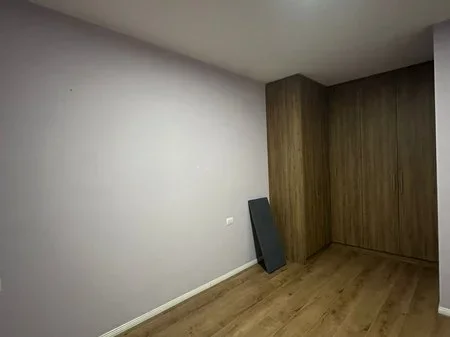 Tirane, jepet me qera apartament 1+1+Ballkon Kati 5, 75 m² 500 € (kompleksi Mangalem)