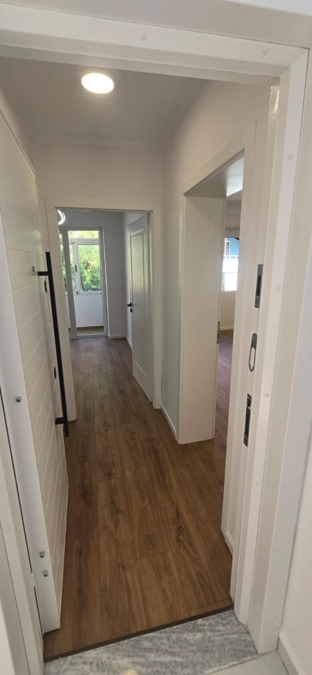 Tirane, shitet apartament 1+1 Kati 3, 135.000 € 