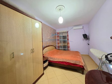 Tirane, jepet me qera apartament 2+1+Ballkon Kati 8, 400 € (rruga besim alla)