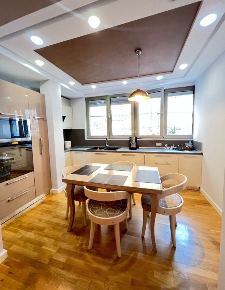 Me Qera : 2+1+ Kuzhine Veç📍Sheshi Skenderbej (Galeria) - 1200€ - S.110m² - Kt.2 || Lokacion Premium Ne Zemer te Tiranes🔥