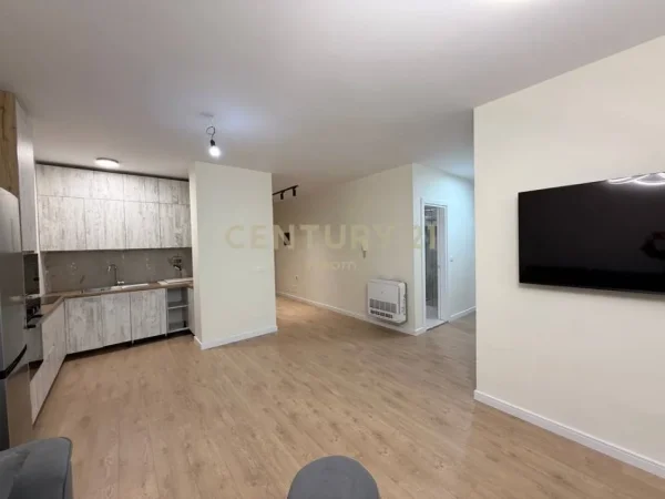 Tirane, jepet me qera apartament 2+1+Aneks+Ballkon Kati 11, 952 m² 950 € (Neom127905)