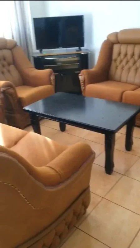 Jepet me Qera Apartament 2+1 Pas Fakultetit të Mjekësisë tek Spitalet QSUT,  400 €URO