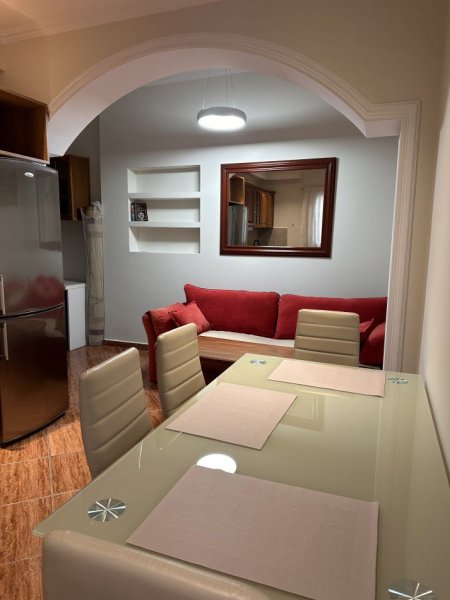 Tirane, jepet me qera apartament 1+1+Ballkon Kati 1, 60 m² 400 € (5 MAJI)