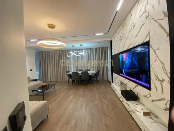 Tirane, jepet me qera apartament 2+1 Kati 3, 110 m² 1.350 €