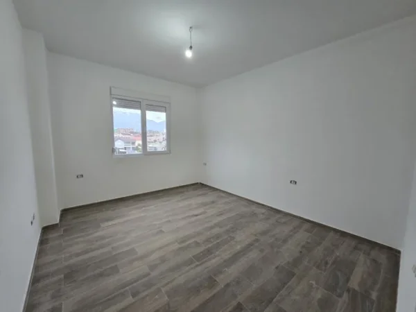 Tirane, shitet apartament 1+1+Ballkon Kati 3, 90 m² 121.000 € (BULEVARDI I RI)