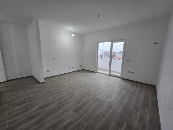 Tirane, shitet apartament 1+1+Ballkon Kati 3, 90 m² 121.000 € (BULEVARDI I RI)