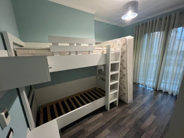 Tirane, jepet me qera apartament 2+1+Aneks+Ballkon Kati 3, 110 m² 1.400 € (rruga e kosoverve)
