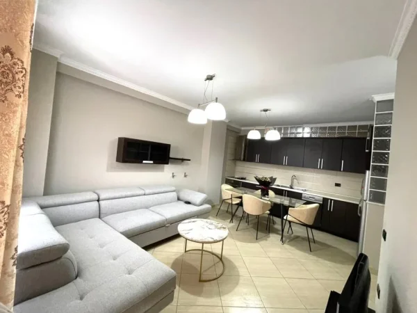 JEPET ME QERA APATAMENTI 2+1 NË ASTIR Vendndodhja: Pranë Bar Artistit, Astir,  500 €URO