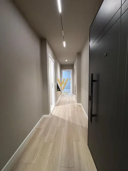 Tirane, shitet apartament 2+1+Ballkon Kati 4, 98 m² 275.000 € (KOMUNA E PARISIT)