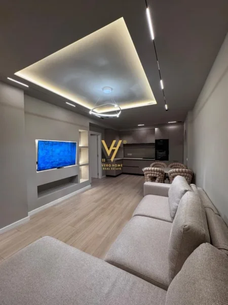 Tirane, shitet apartament 2+1+Ballkon Kati 4, 98 m² 275.000 € (KOMUNA E PARISIT)