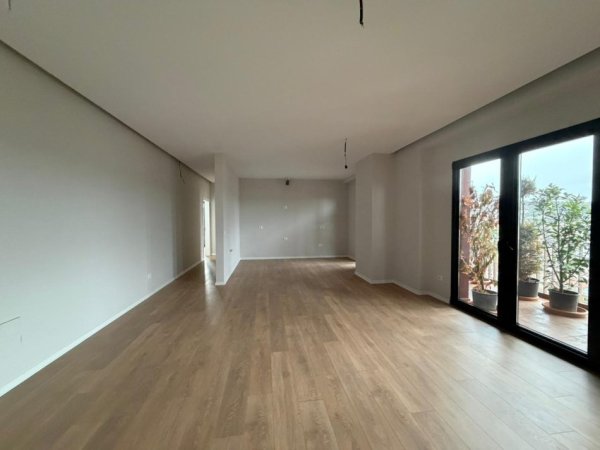 Tirane, jepet me qera ambjent biznesi Kati 6, 160 m² 2.000 € (Garden Building)