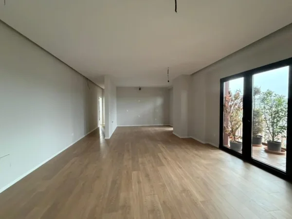 Tirane, jepet me qera ambjent biznesi Kati 6, 160 m² 2.000 € (Garden Building)