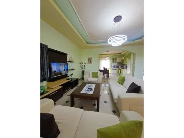 Tirane, jepet me qera apartament 2+1+Aneks+Ballkon Kati 2, 144 m² 520 € (selite)