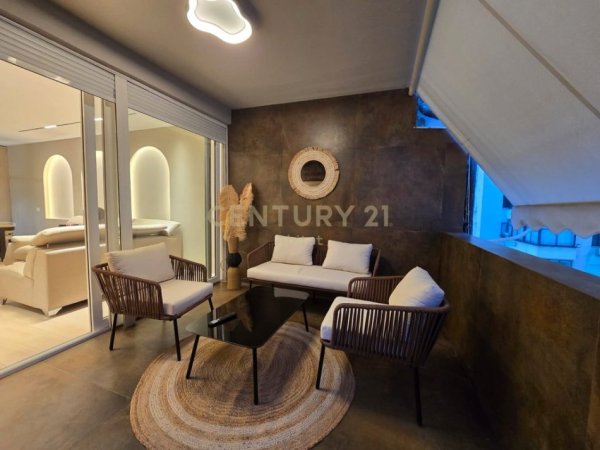 Tirane, shitet apartament 2+1 Kati 8, 112 m² 320.000 € (Ish Ekspozita)