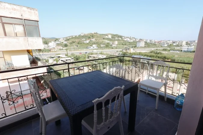 Tirane, jepet me qera apartament 1+1+Ballkon Kati 4, 70 m² 300 € (Shkoze)