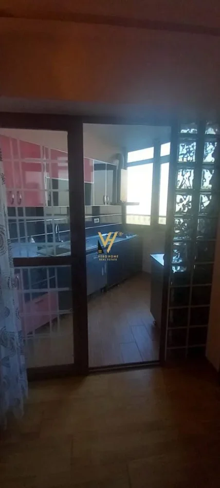 Tirane, shitet apartament 2+1+Ballkon Kati 6, 92 m² 195.000 € (KOMUNA E PARISIT)